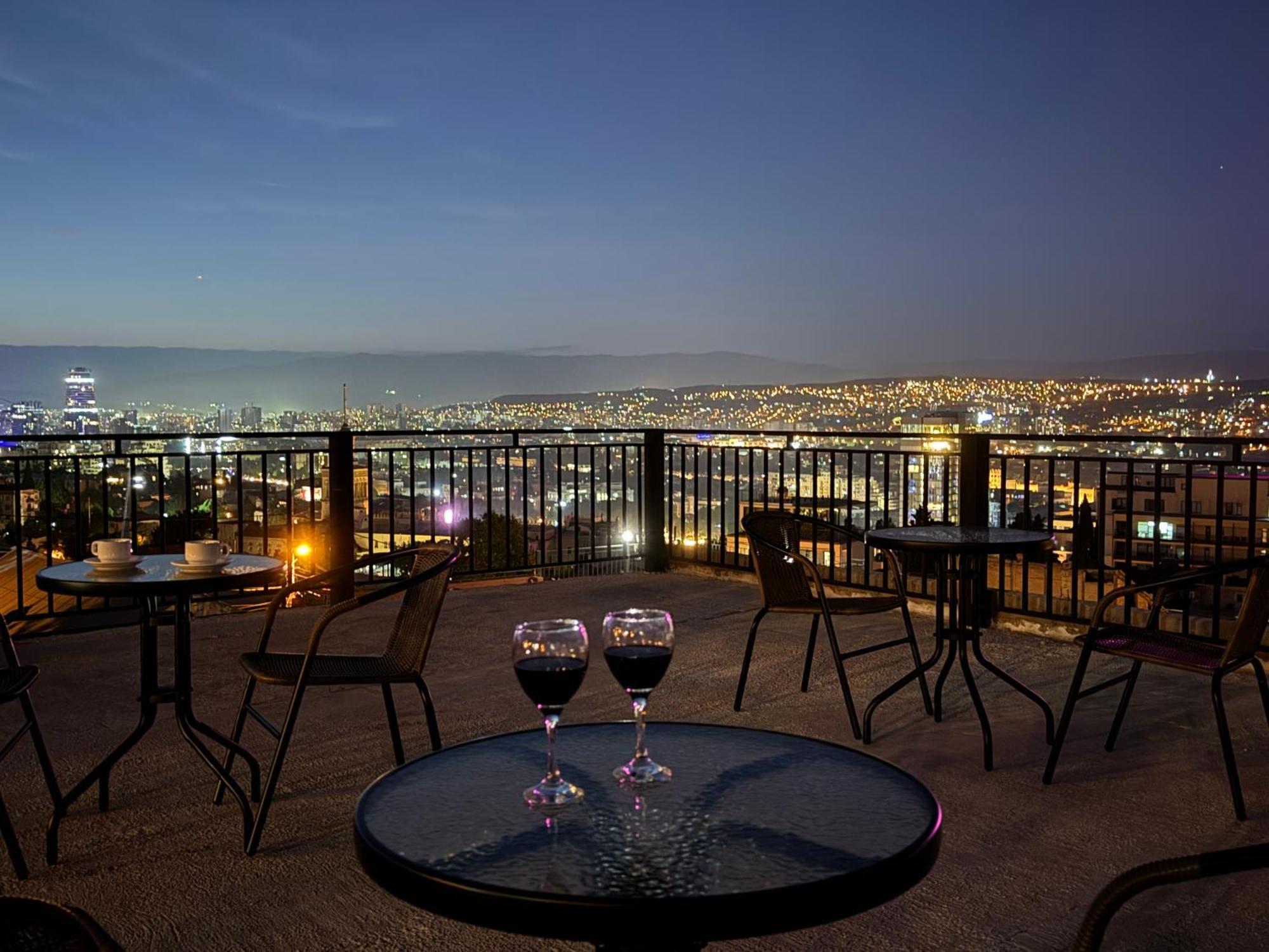 Brothers Apartments With Terrace In Old Tiflis Exterior foto