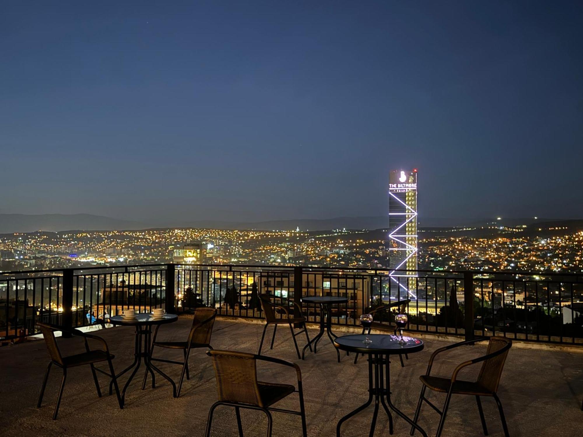 Brothers Apartments With Terrace In Old Tiflis Exterior foto